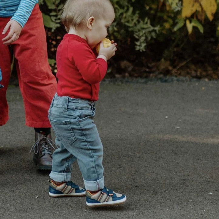 Brooks Navy First Kicks